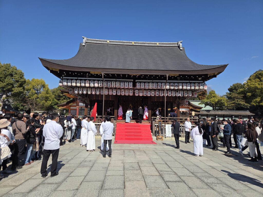 京都・祇園にある八坂神社の本殿。祇園祭で知られる京都を代表する神社。